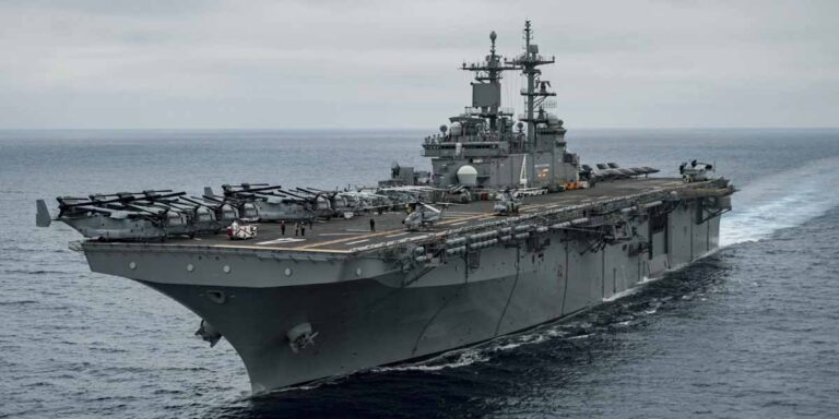 Desde San Diego, parte el buque USS Boxer en medio de las tensiones con Irán